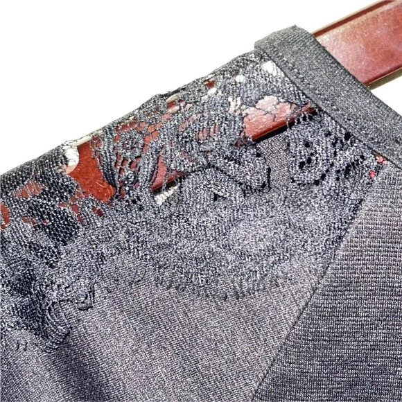 AKIRA Red Label Chicago Black Lace Peplum Back Zip Blouse Shirt Size Medium - Picture 4 of 6